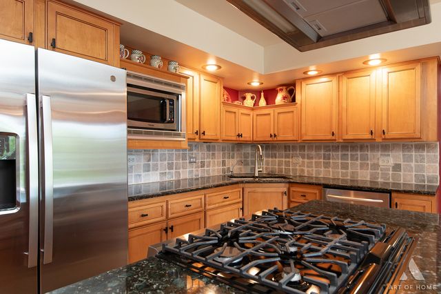 304 S Circle Drive, Palatine, IL 60067