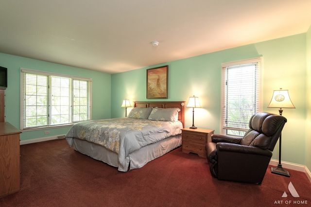 304 S Circle Drive, Palatine, IL 60067