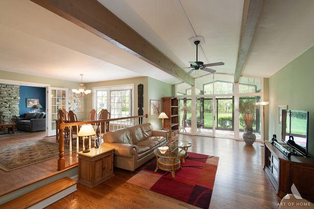 304 S Circle Drive, Palatine, IL 60067