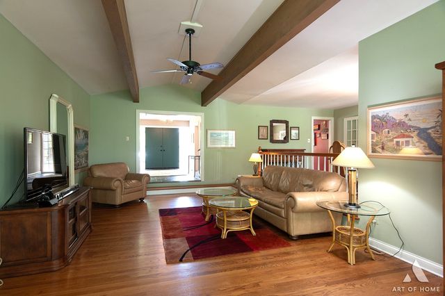 304 S Circle Drive, Palatine, IL 60067