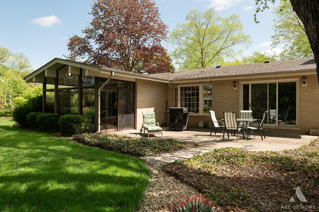304 S Circle Drive, Palatine, IL 60067