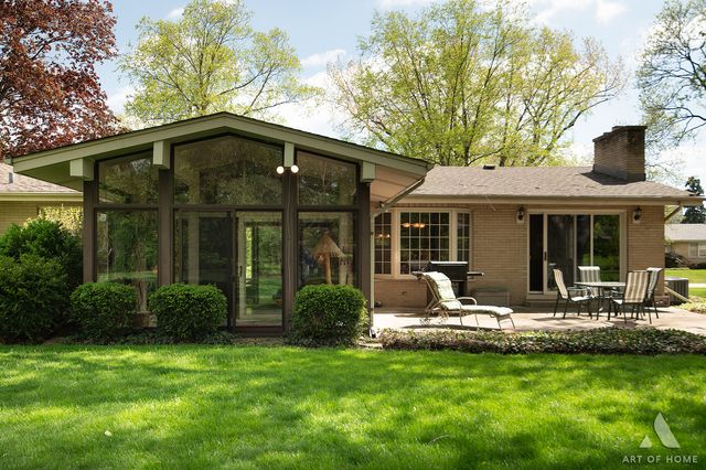 304 S Circle Drive, Palatine, IL 60067