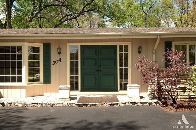 304 S Circle Drive, Palatine, IL 60067