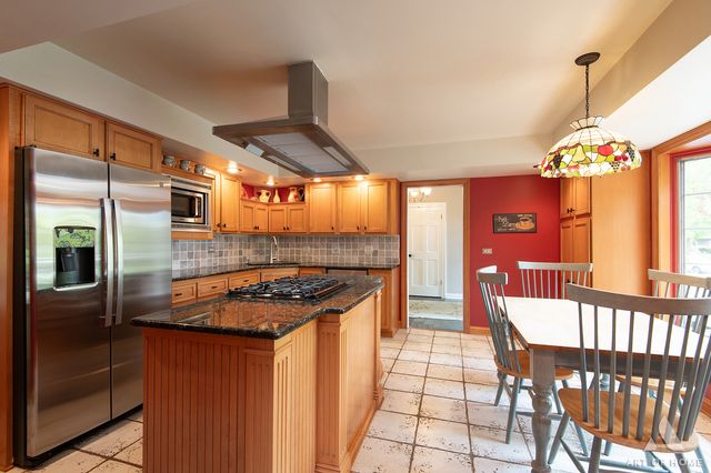 304 S Circle Drive, Palatine, IL 60067