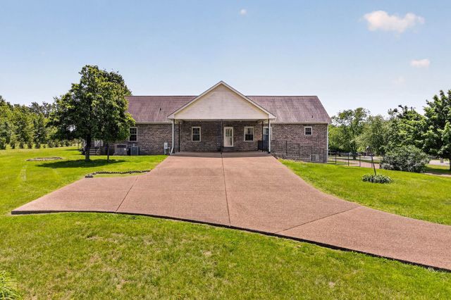 1174 Highway 25, Gallatin, TN 37066
