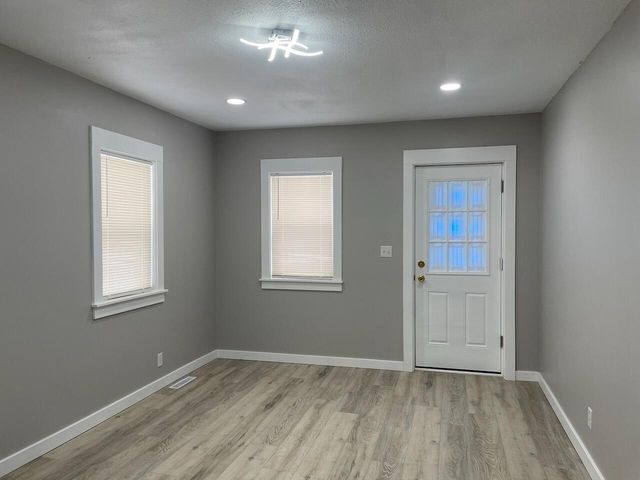 530 Mckeighan Avenue, Flint, MI 48507