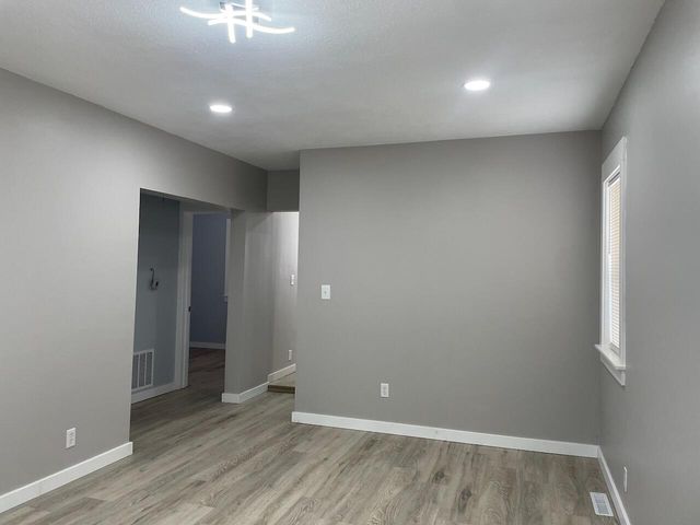 530 Mckeighan Avenue, Flint, MI 48507