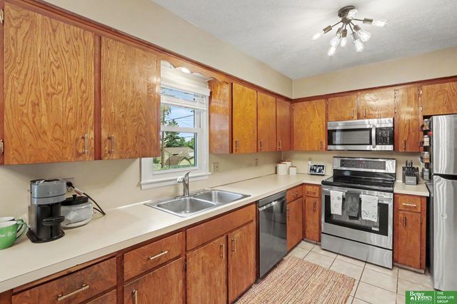 822 Tipperary Drive, Papillion, NE 68046
