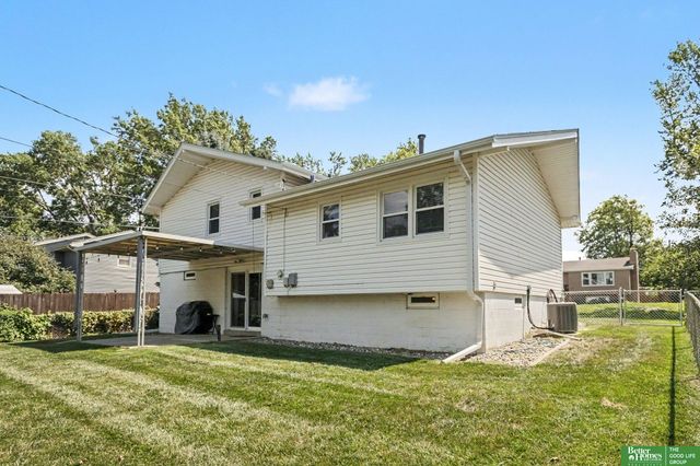 822 Tipperary Drive, Papillion, NE 68046