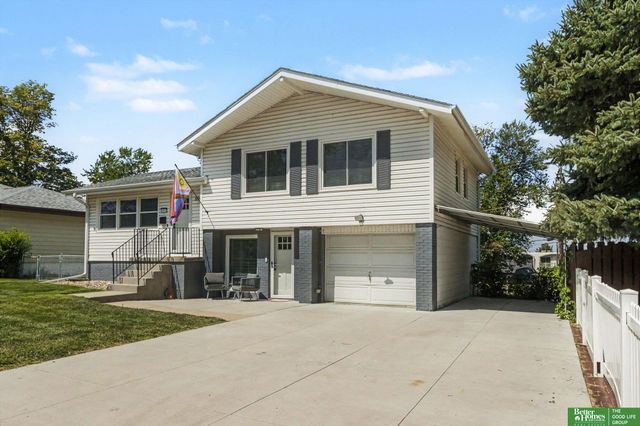 822 Tipperary Drive, Papillion, NE 68046