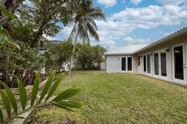 1 Kepner Dr, Boynton Beach, FL 33435