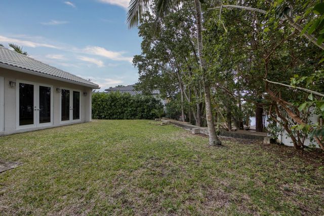 1 Kepner Dr, Boynton Beach, FL 33435