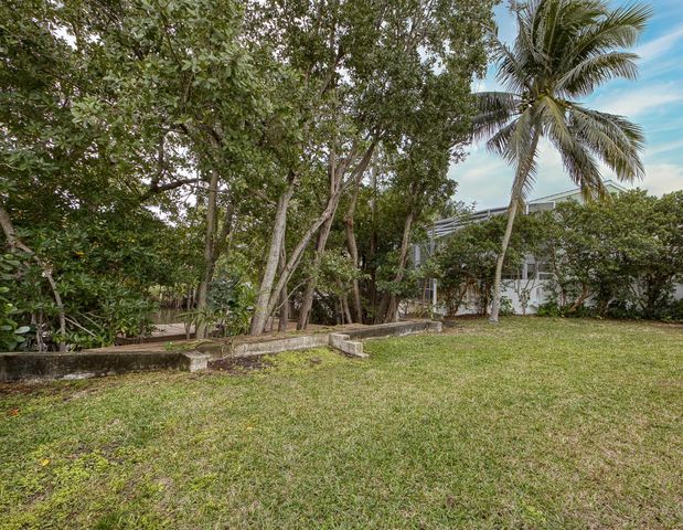 1 Kepner Dr, Boynton Beach, FL 33435