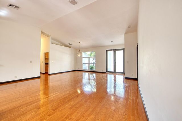1 Kepner Dr, Boynton Beach, FL 33435