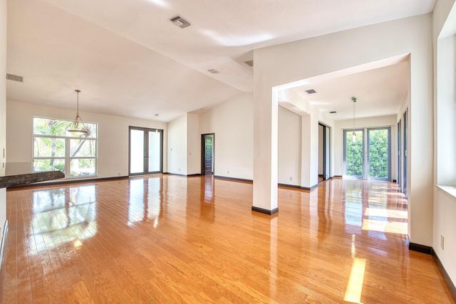 1 Kepner Dr, Boynton Beach, FL 33435