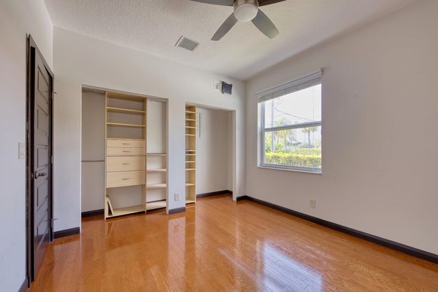 1 Kepner Dr, Boynton Beach, FL 33435
