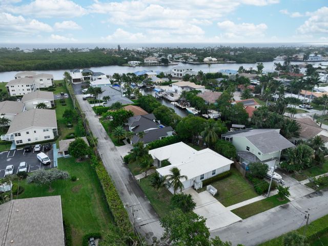 1 Kepner Dr, Boynton Beach, FL 33435