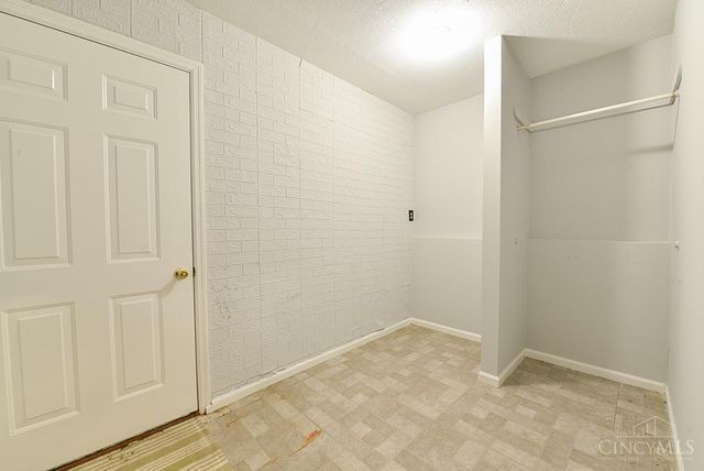 9926 Pinedale Drive, Colerain Twp, OH 45231