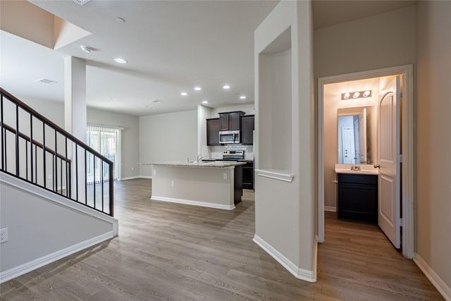 516 E Slaughter LN 1901, Austin, TX 78744