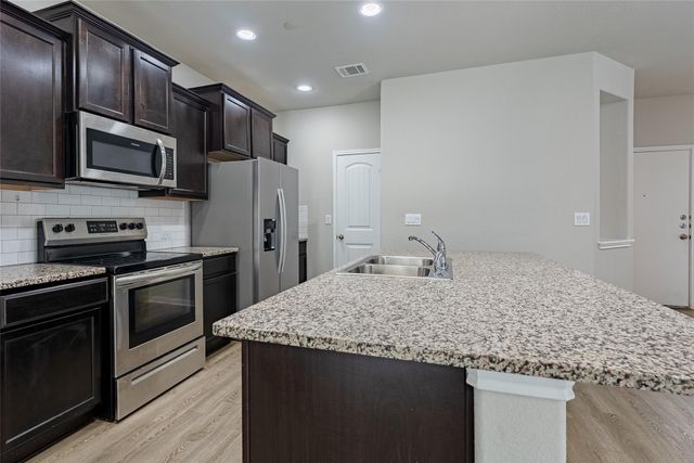 516 E Slaughter LN 1901, Austin, TX 78744