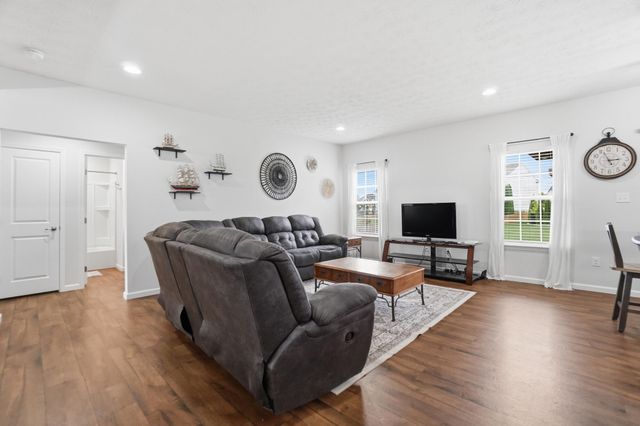 1200 Scarlet Oak Drive 1200 Scarlet Oak Drive, Tipp City, OH 45371