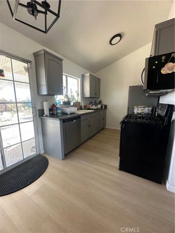 11013 Rome Beauty, California City, CA 93505