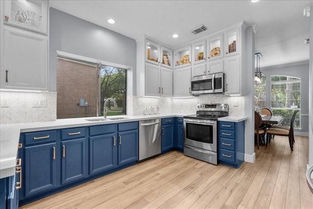 2026 Pembroke Bay Drive, League City, TX 77573