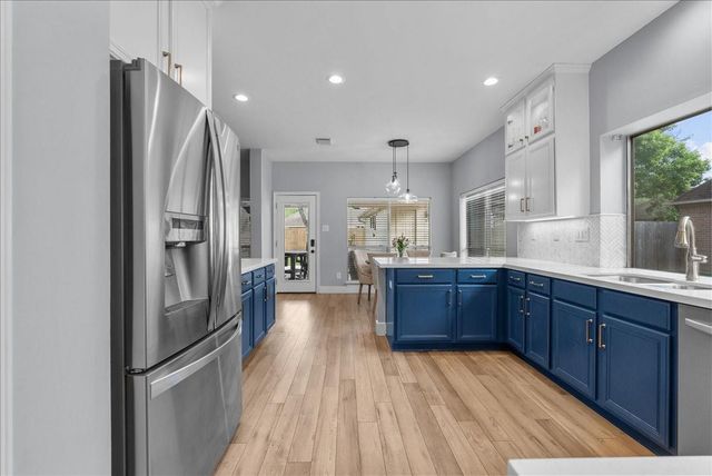 2026 Pembroke Bay Drive, League City, TX 77573