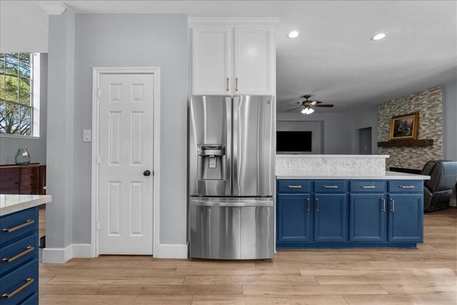 2026 Pembroke Bay Drive, League City, TX 77573