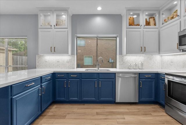 2026 Pembroke Bay Drive, League City, TX 77573