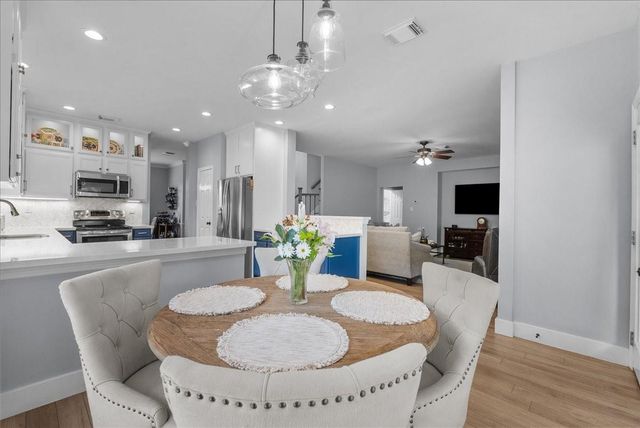 2026 Pembroke Bay Drive, League City, TX 77573