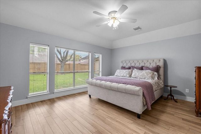 2026 Pembroke Bay Drive, League City, TX 77573