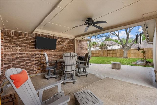 2026 Pembroke Bay Drive, League City, TX 77573