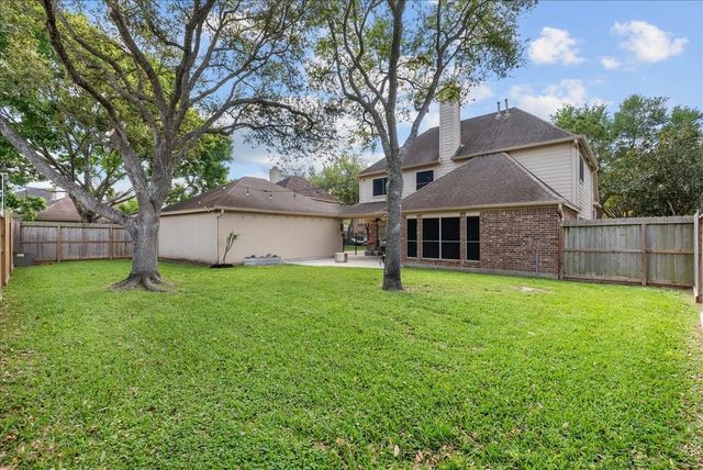 2026 Pembroke Bay Drive, League City, TX 77573