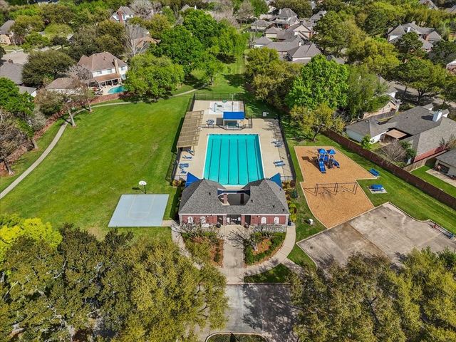 2026 Pembroke Bay Drive, League City, TX 77573