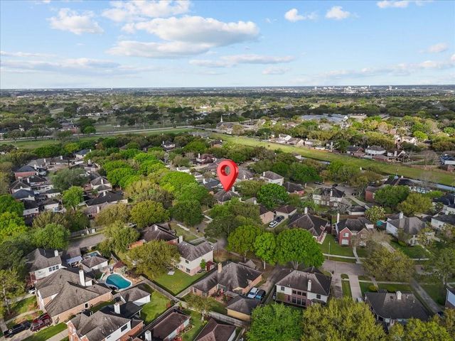 2026 Pembroke Bay Drive, League City, TX 77573