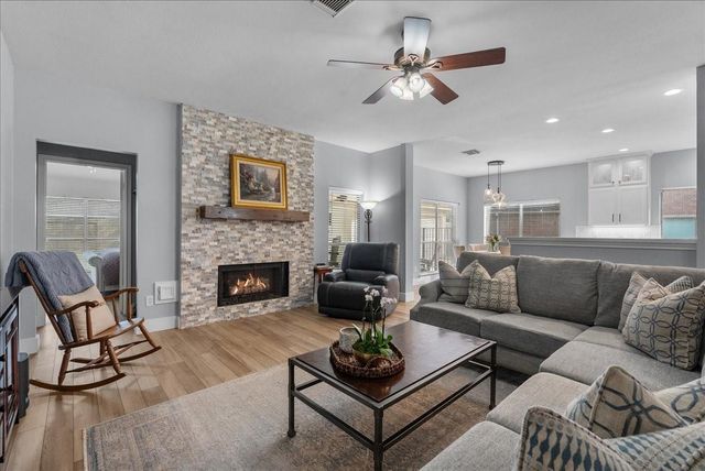 2026 Pembroke Bay Drive, League City, TX 77573