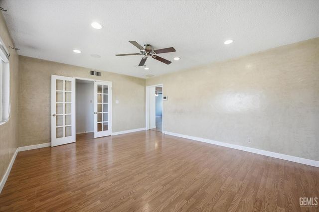 6619 Desmond Court, Bakersfield, CA 93308