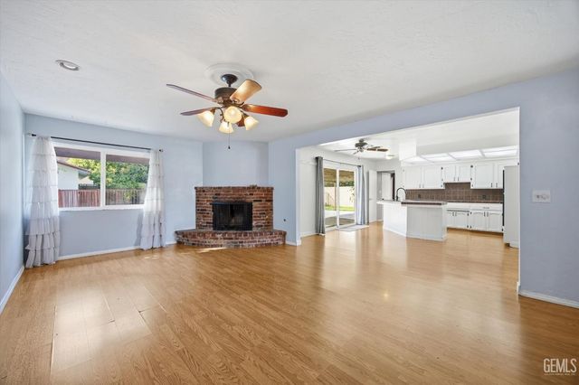 6619 Desmond Court, Bakersfield, CA 93308