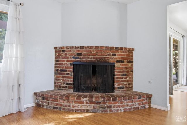 6619 Desmond Court, Bakersfield, CA 93308