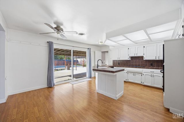 6619 Desmond Court, Bakersfield, CA 93308