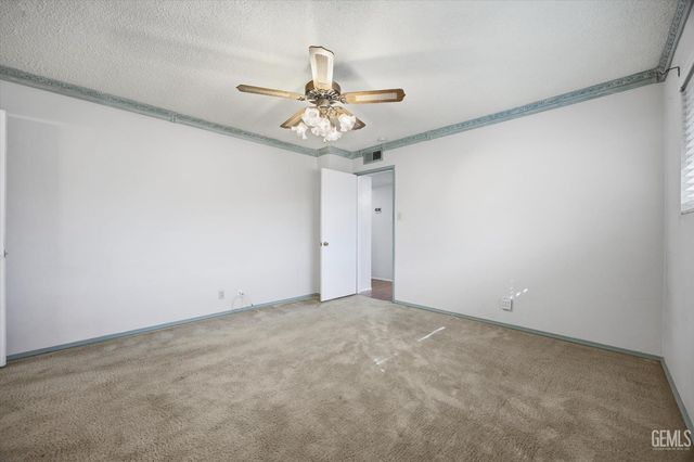 6619 Desmond Court, Bakersfield, CA 93308