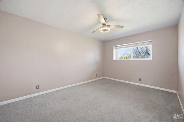 6619 Desmond Court, Bakersfield, CA 93308