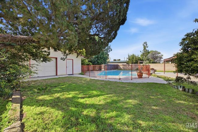 6619 Desmond Court, Bakersfield, CA 93308