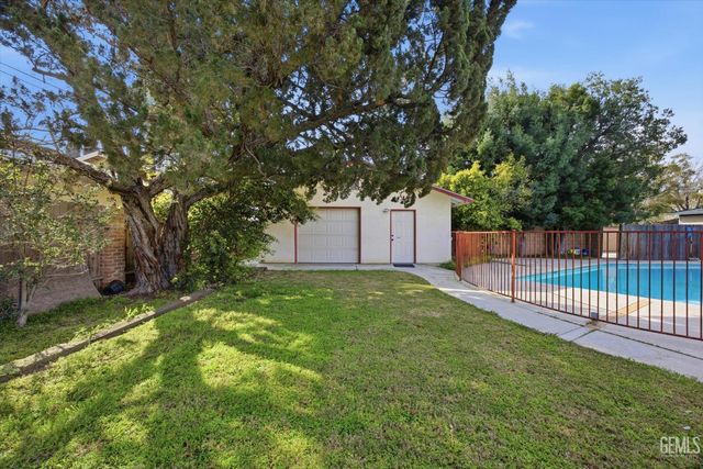 6619 Desmond Court, Bakersfield, CA 93308