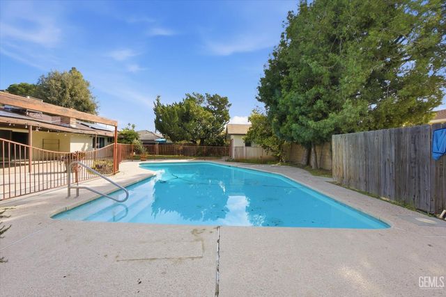 6619 Desmond Court, Bakersfield, CA 93308