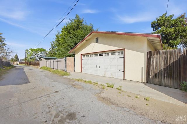 6619 Desmond Court, Bakersfield, CA 93308