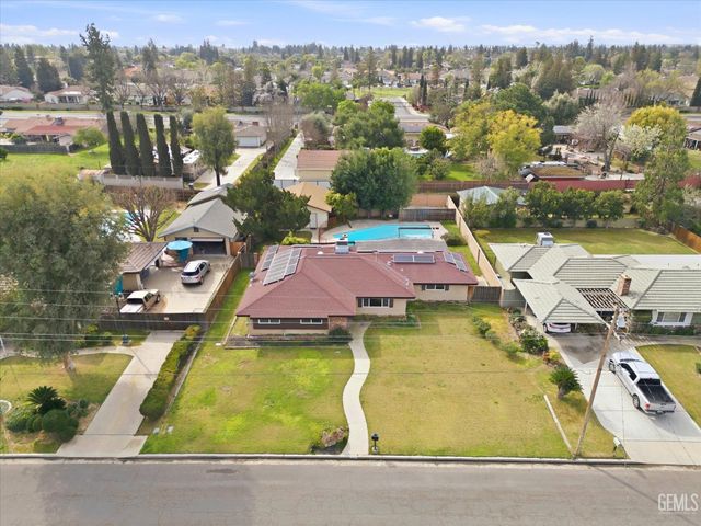 6619 Desmond Court, Bakersfield, CA 93308