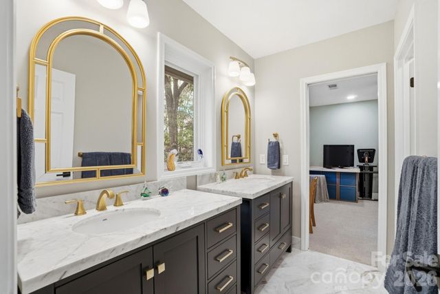 5023 Gorham Drive, Charlotte, NC 28226