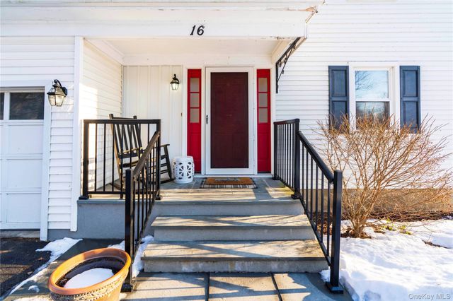 16 Saddle Ridge Drive, Hopewell Junction, NY 12533